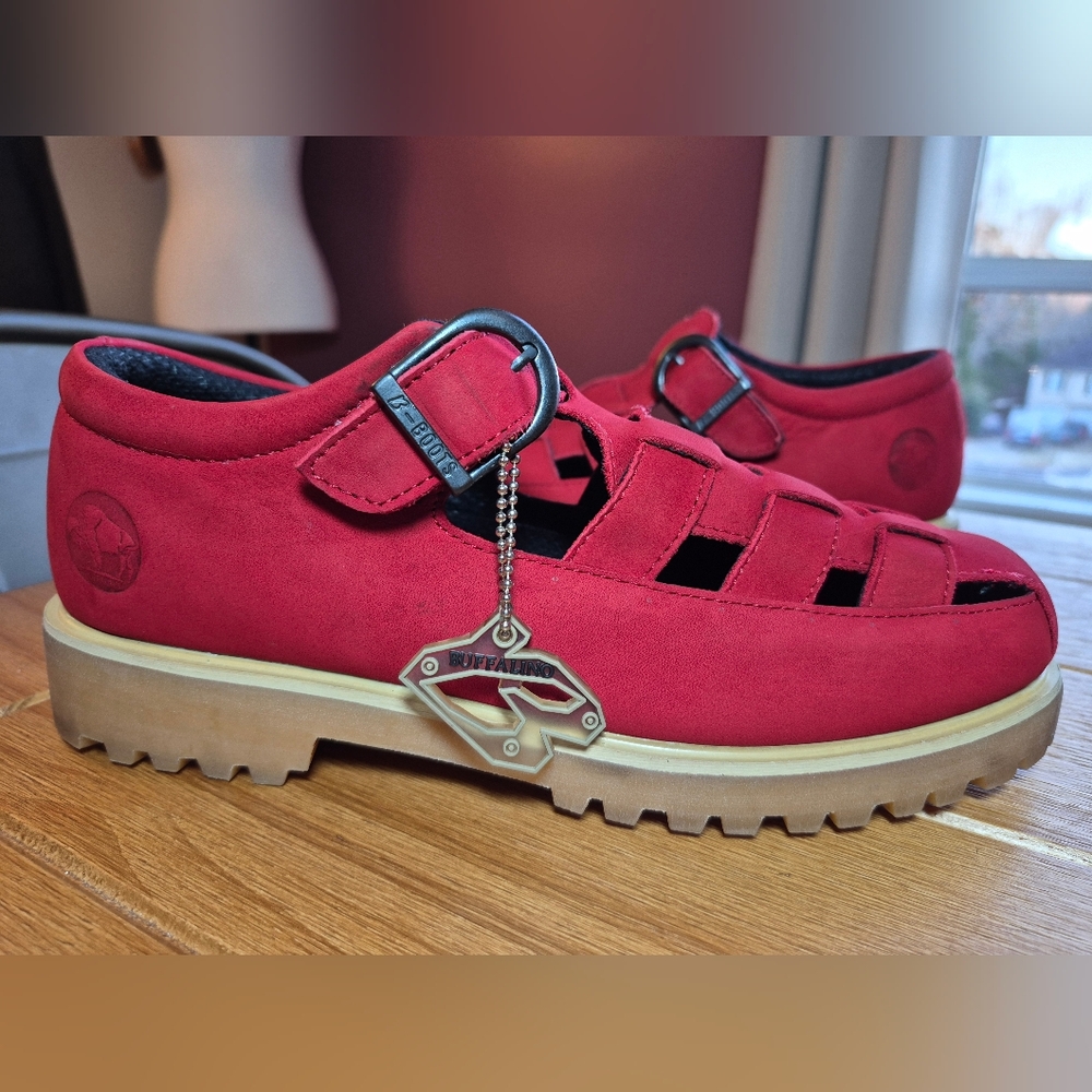 Buffalino Unisex Red Suede Vintage 90's Buckle Sandals‎ - size M8 W 9.5